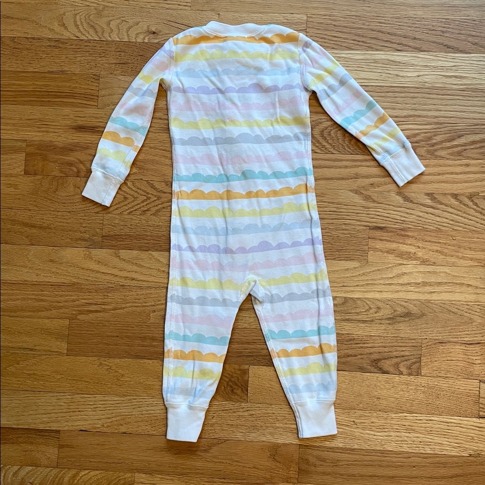 Hanna Andersson Pastel Scallop Cloud Pajamas - Picture 9 of 11